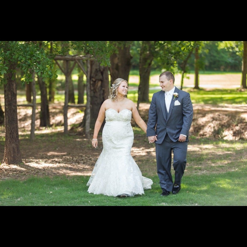 Size 12 allure wedding dress- never worn - Picture 2 of 8